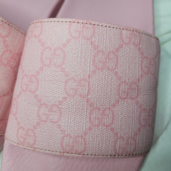 Gucci Pink Supreme Canvas Pool Slides Sandals - Picture 7 of 16